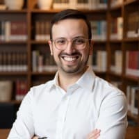 Portrait photo of Shlomo Klapper, COO & Co-Founder @ Weave